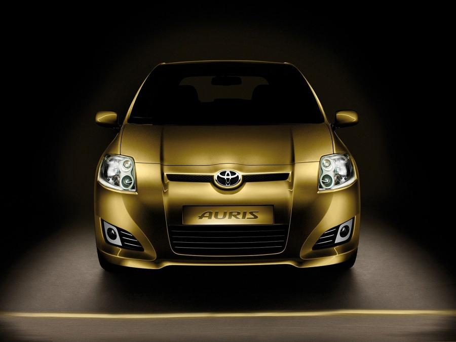  Toyota Auris Space Concept 2006 года  (фото 2 из 6)
